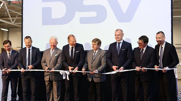 Firma DSV otevřela u Pavlova na Kladensku novou centrálu s unikátním překladištěm.