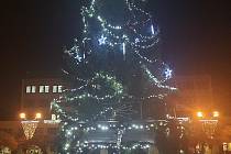 Vánoční strom ve městě Stochov.