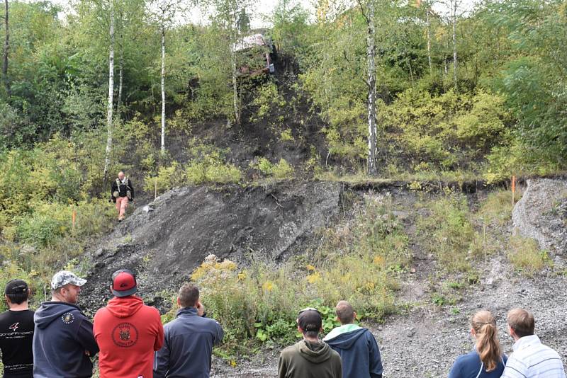 V Kladně se jelo druhé kolo závodu offroadových aut Bohemian Offroad Challenge 2017.