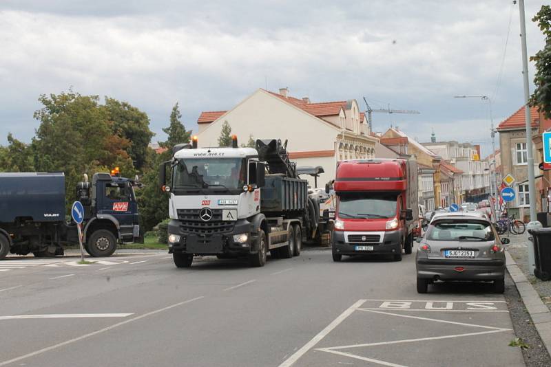 Silnice dostala nový koberec.