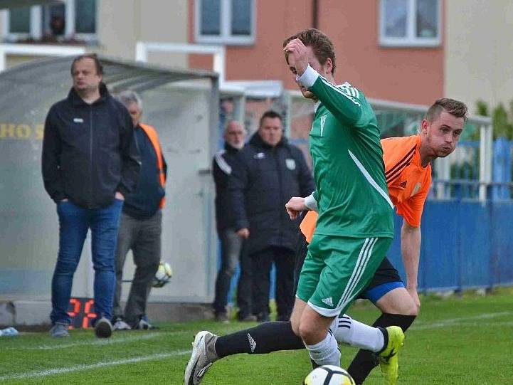 I. B třída: Slaný (v oranžovém) rozdrtilo doma Tatran Rakovník B 7:1.