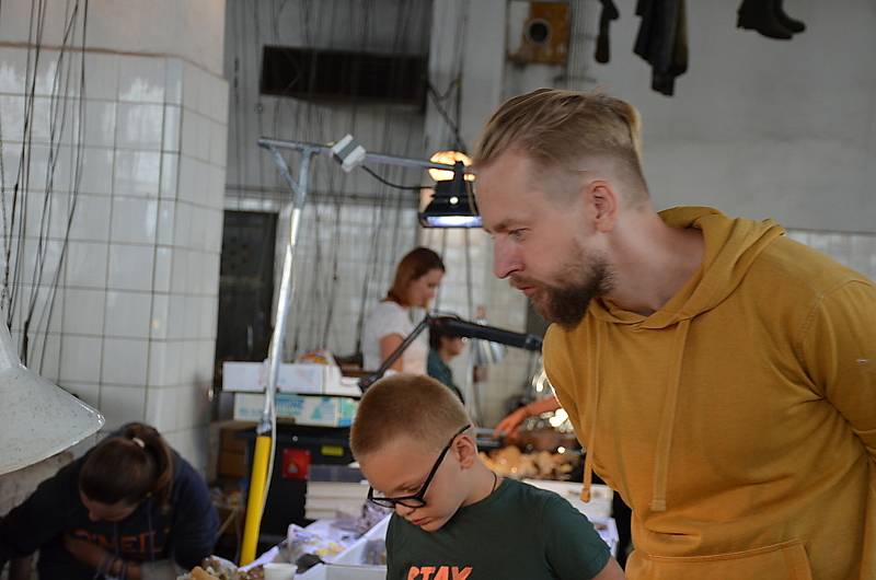 Z prvního ročníku amatérské burzy minerálů v Hornickém skanzenu Mayrau