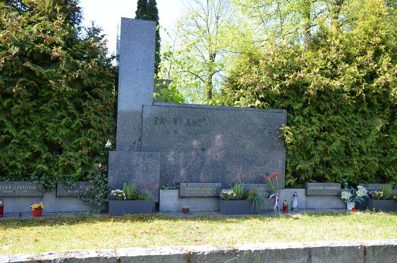 Vzpomínku padlých rudoarmějců a občanů Brandýska uctili na tamním hřbitově