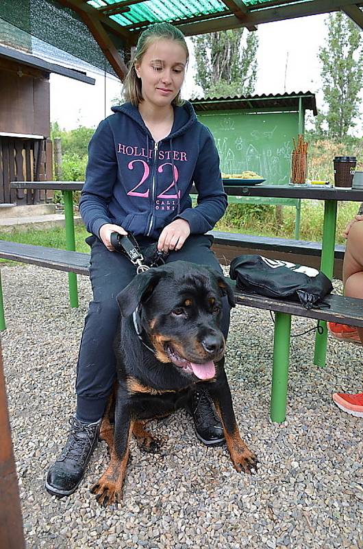 Den otevřených dveří na psím cvičišti u Ploché dráhy ve Slaném.