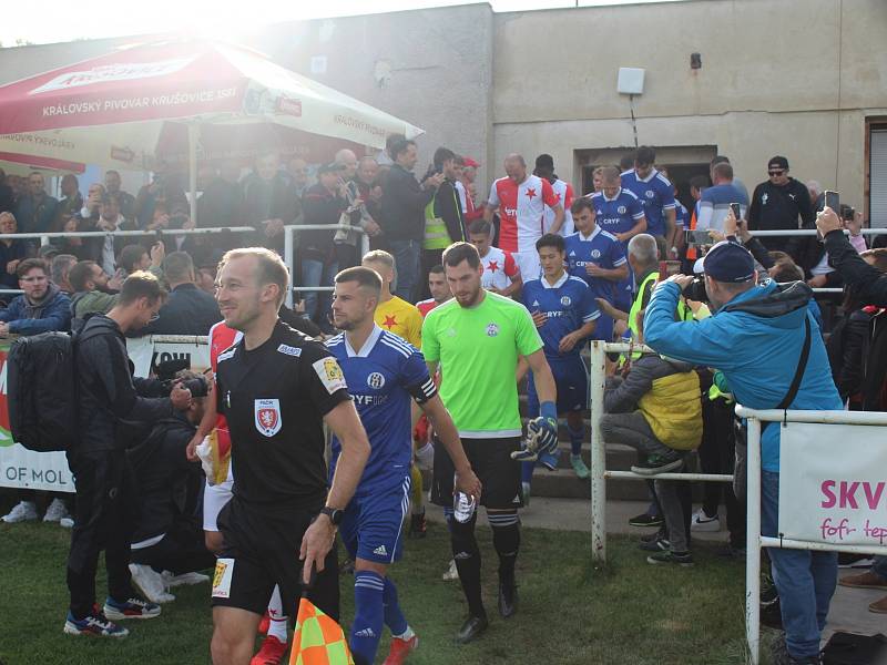 Třetiligový Slovan Velvary přivítal v rámci MOL Cupu mistrovskou Slavii Praha.