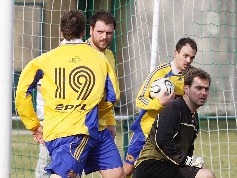 Domácí srovnali na 1:1 Bouškou // Sokol Hostouň - Loděnice 2:1 (0:0), utkání I.B stč. kraj, tř. 2010/11, hráno 27.3.2011