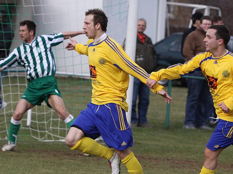 Slaninova radost // Sokol Hostouň - Loděnice 2:1 (0:0), utkání I.B stč. kraj, tř. 2010/11, hráno 27.3.2011