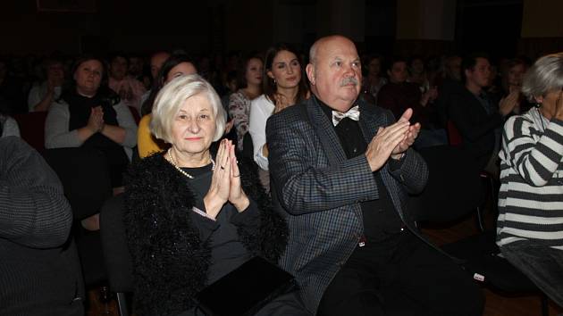 Lánští smekli klobouk před Vladimírem Srnkou a přidali i premiéru.