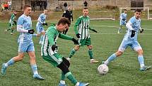 Slovan Bratislava B (ve světle modrém) porazil v přípravě Sokol Hostouň 2:1.