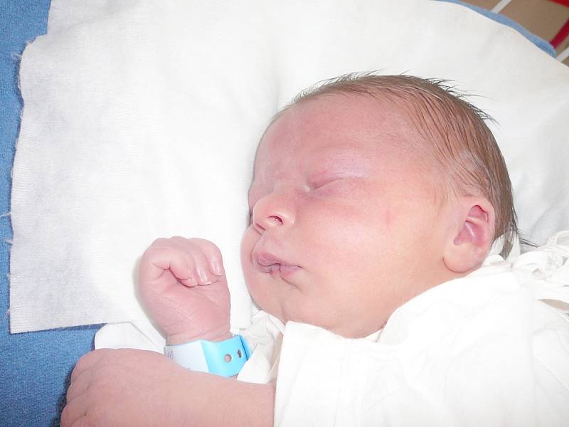 David Kopřiva, Libušín. Narodil se 9. prosince 2013. Váha 3,45 kg, míra 49 cm. Rodiče jsou Zita a Jan Kopřivovi (porodnice Kladno).