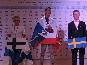 Český adventure golfista Matěj Vlček zvítězil v kategorii juniorů na mistrovství světa v Rakousku.
