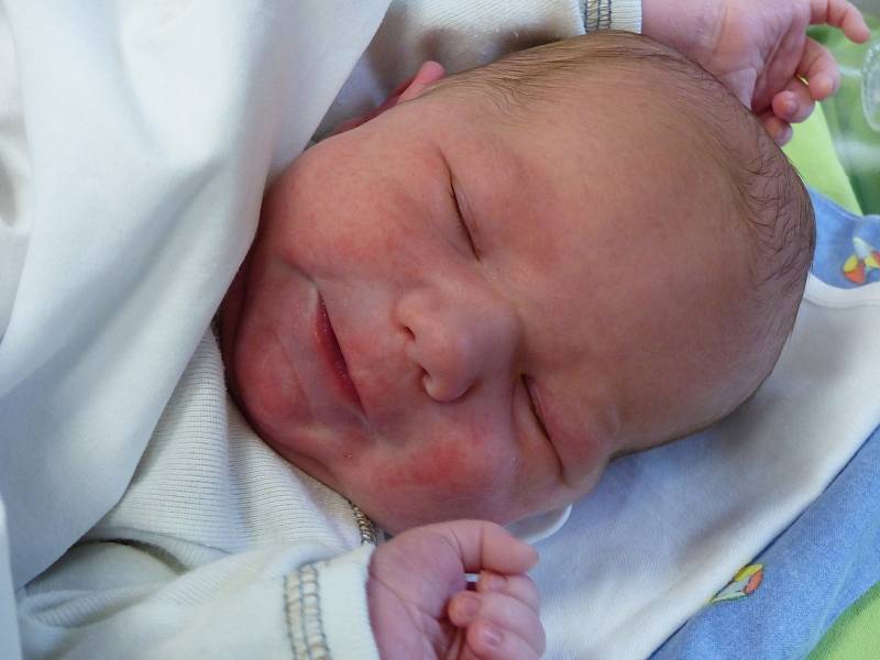 Oliver Schwarz se narodil 16. ledna 2021 v kolínské porodnici, vážil 3640 g a měřil 50 cm. Do Dymokur si ho odvezli sourozenci Kateřina (19), Josef (15) a rodiče Kateřina a Roman.