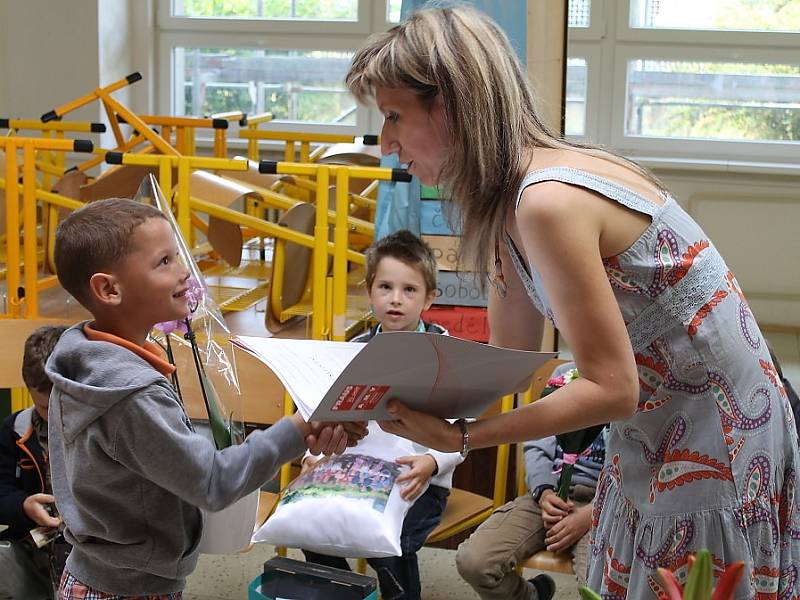 Předávání vysvědčení ve školách na Kladensku