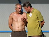 Vpravo trenér Velké Dobré Vlastimil Hrubý // FC Čechie Velká Dobrá - FK Chmel Mutějovice 4:0 (2:0), utkání I.B tř., hráno 21.8.2010