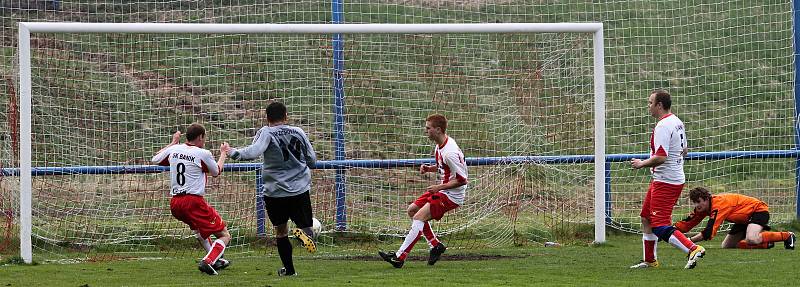 I tohle se dá nedat ...// Baník Libušín - SK Zichovec  2:1 (1:1), utkání OP Kladno, tř. 2011/12, hráno 21.4.2012