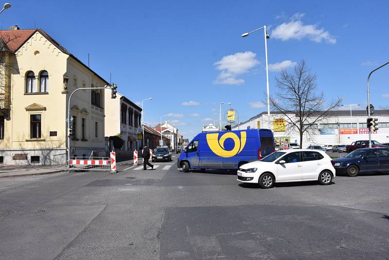 Oprava v Kleinerově ulici v úsecích křižovatek s ulicemi Vašatova a E. Beneše.