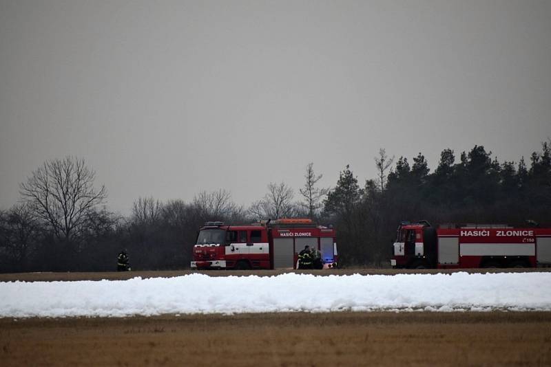 Nouzové přistání letadla Cessna 17. března 2022 na slánském letišti.