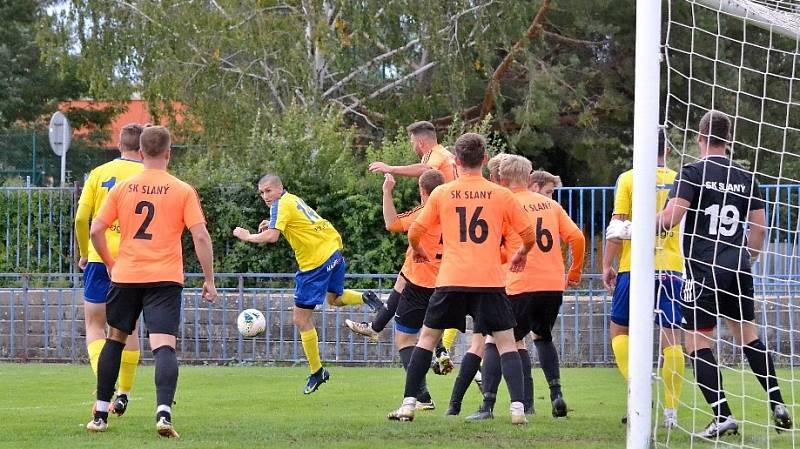 I.  třída: Slaný (v oranžovém) přetlačilo doma SK Rakovník 1:0.