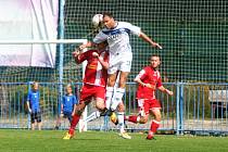 SK Kladno (v bílém doma přehrálo Králův Dvůr 3:1. 