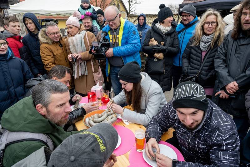 Tradiční masopust a zabijačka v Máslovicích.