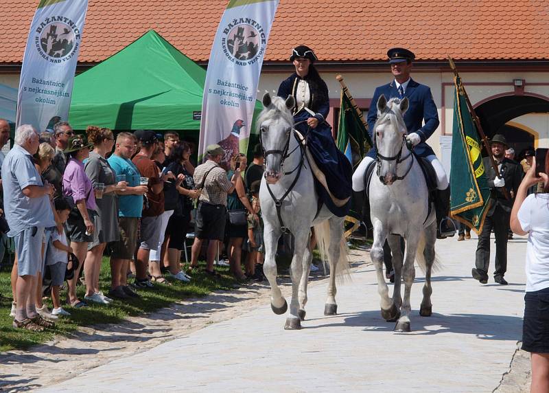 Myslivci z Unhoště na Národních mysliveckých slavnostech v zámku Ohrada.