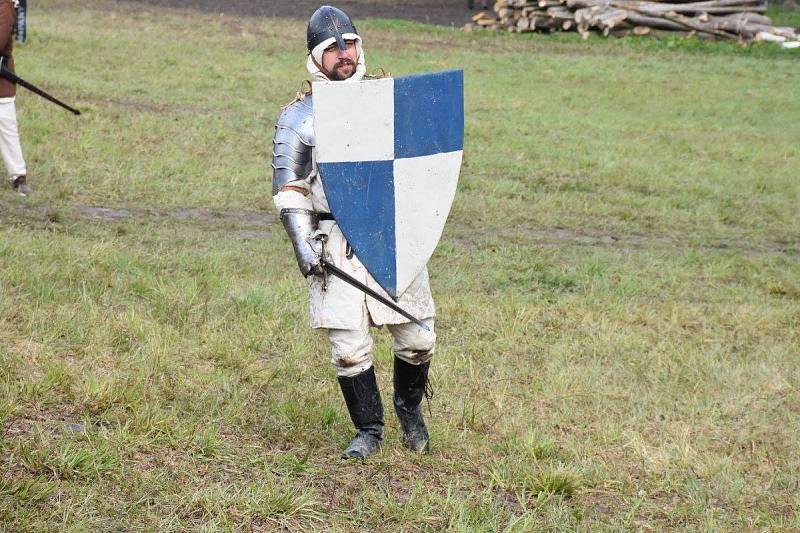 Návštěvníci středověké libušínské bitvy zhlédli další část příběhu o Jindřichu ze Samopše.