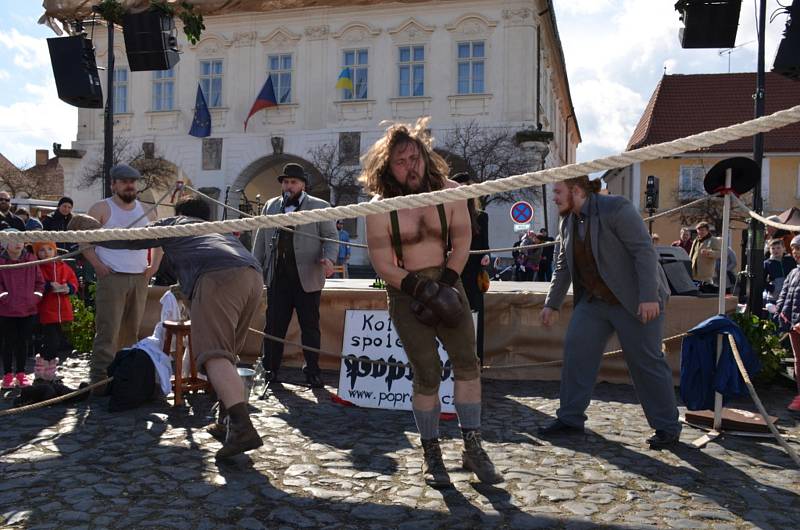 Vajíčkobraní aneb největší světové tvrdovaječnické slavnosti ve Velvarech.