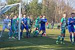 Velvary (v modrém) mají první jarní výhru, doma porazily Bohemians B 1:0.