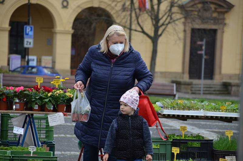 Farmářské trhy ve Slaném.