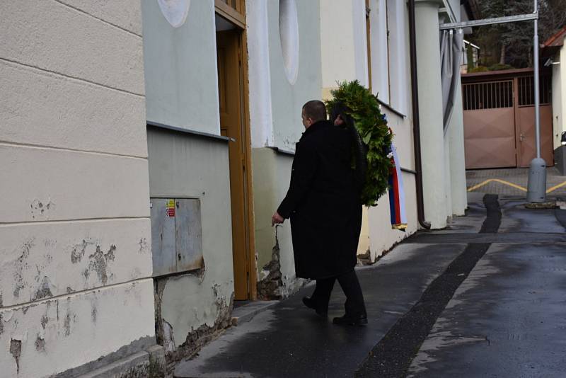 Poslední rozloučení s Václavem Zelenkou ve velké smuteční kapli kladenských hřbitovů.