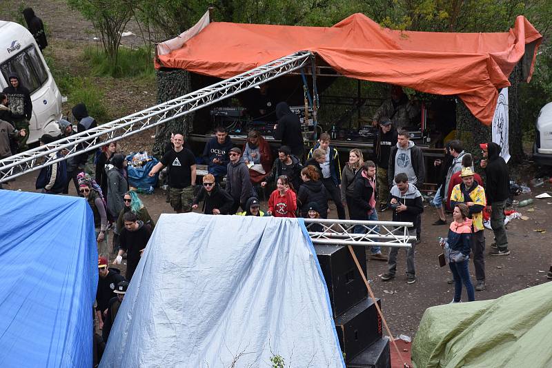 U obce Uhy se konala třídenní technopárty Czarotek 2019.