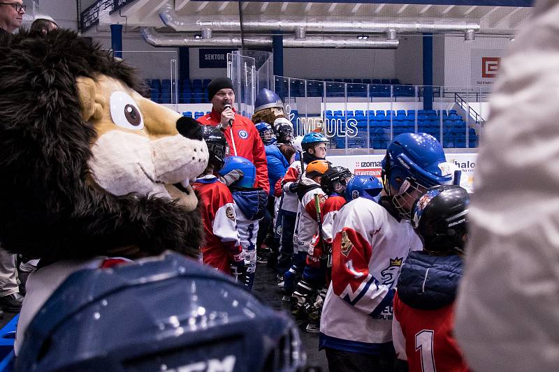 Na akci Pojď hrát hokej přišlo do Kladna rekordních 85 dětí.