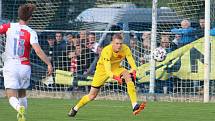 Třetiligový Slovan Velvary přivítal v rámci MOL Cupu mistrovskou Slavii Praha.