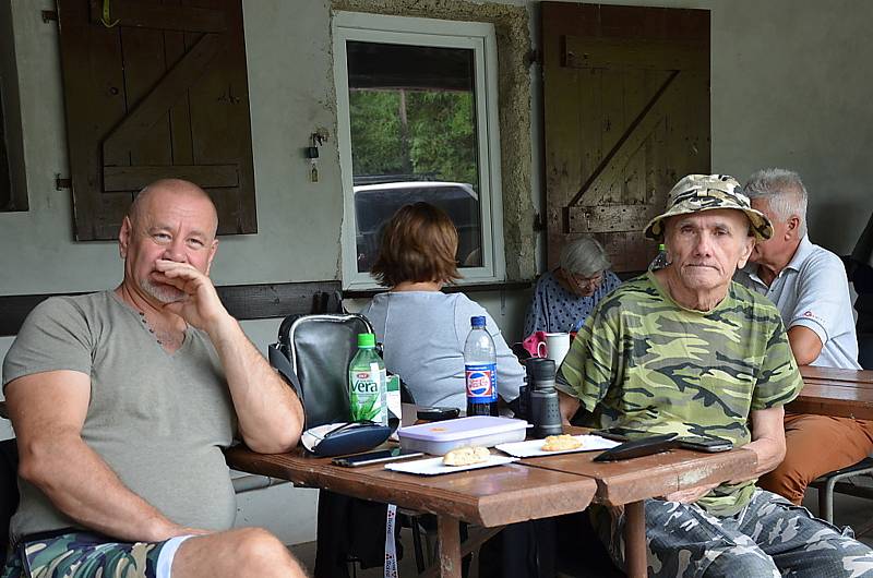 Druhý ročník soutěže střelby z pistole ve Zvoleněvsi na počest válečného veterána Ludvíka Darovce.