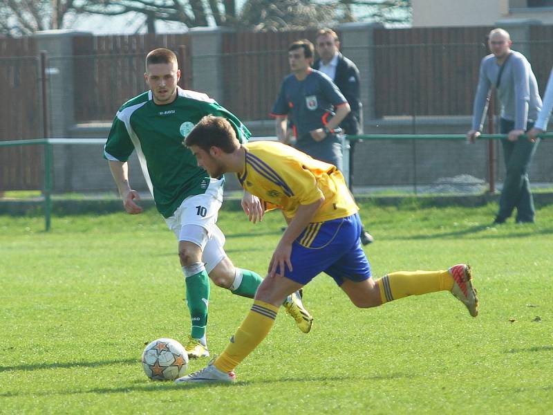 Černá neděle v Hostouni. AFK vyfoukl Sokolu body po neskutečném obratu //  Sokol Hostouň - AFK Loděnice 3:4 (3:1) , utkání I.A, tř. 2013/14, hráno 30.3.2014