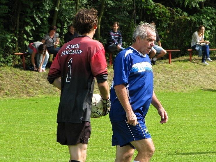 Sokol Zákolany slavil 100 let trvání. Moderovala zdejší celebrita Bára Štěpánová, přítomny byly také Ivan Hlas či elitní fotbalisté minulosti Ivan Hašek nebo Ladislav Vízek a jeho Kozlovna. 