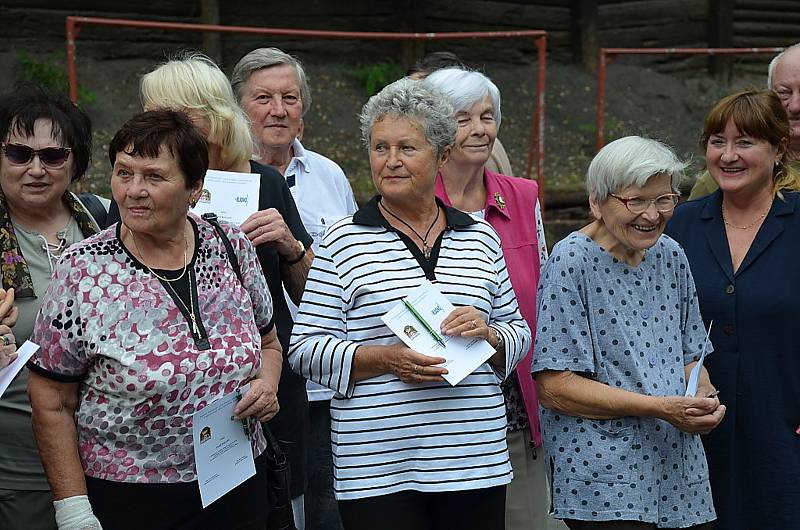 Druhý ročník soutěže střelby z pistole ve Zvoleněvsi na počest válečného veterána Ludvíka Darovce.