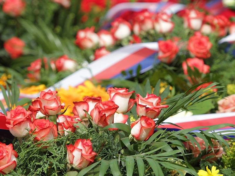 V Lidicích se konala pietní vzpomínka na oběti nacistického běsnění, od kterého uplynulo již 71. let ...