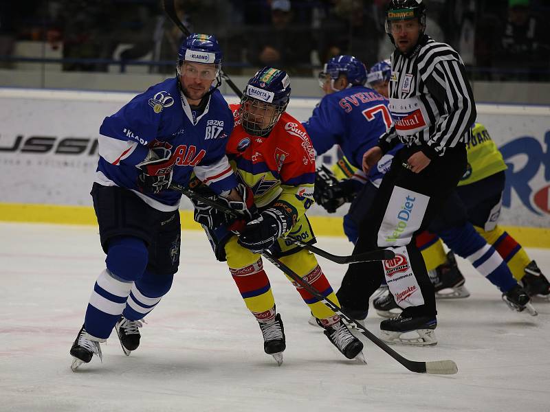 Chance liga, Kladno - České Budějovice, domácí hostili rivala v replikách historických dresů, v nichž vyhráli v roce 1959 první titul.