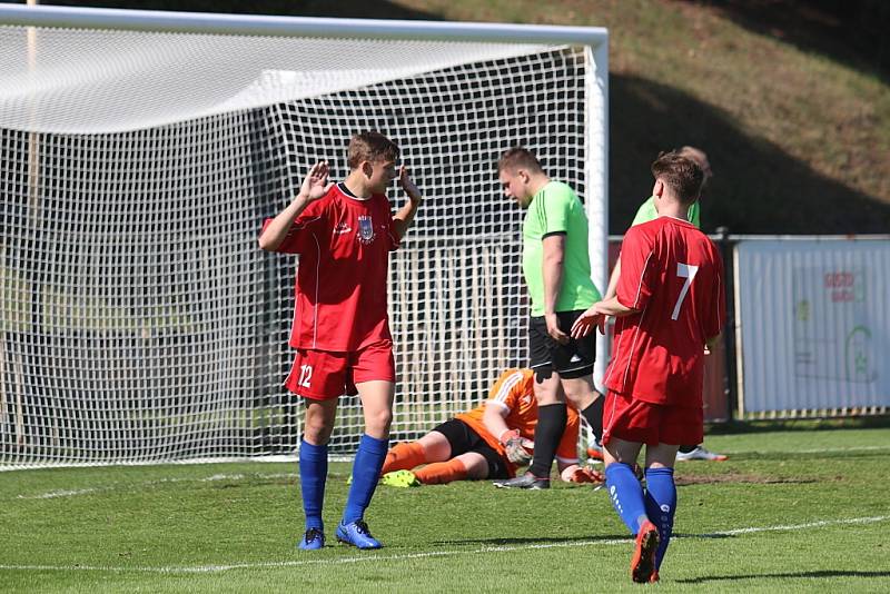 Vedoucí béčko SK Rakovník (v červeném) přejelo Vraný 8:3.