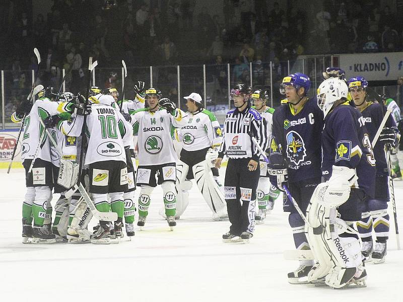 Bolka bere 2 body ... pro domácí je tohle mínus // Rytíři Kladno - HC Škoda Mladá Boleslav 1:2 sn,  ELH 2011/12, hráno 30.9.2011