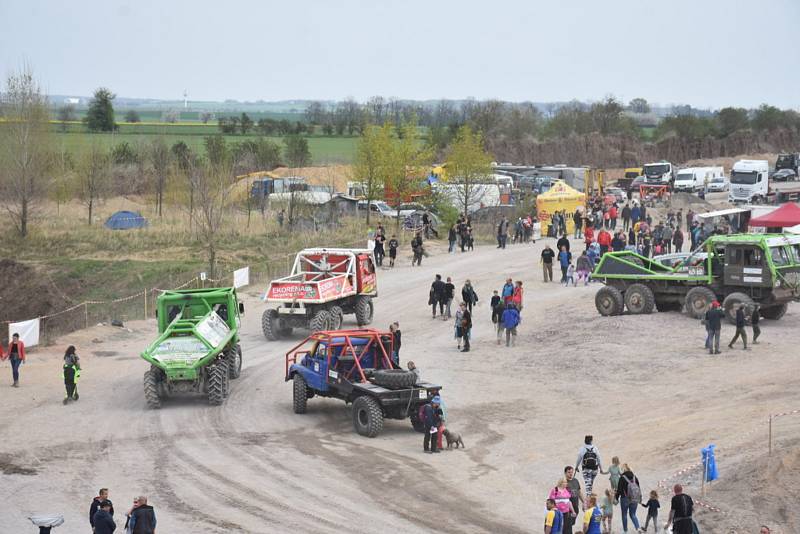 Truck trialové závody v pískovně Taum v Černuci