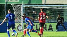 Králův Dvůr (v modrém) podlehl doma v MOL Cupu Táborsku 1:2. 