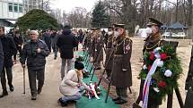 Lidičtí a členové kladenské obce legionářské se poklonili památce výsadkářů operace Silver A.