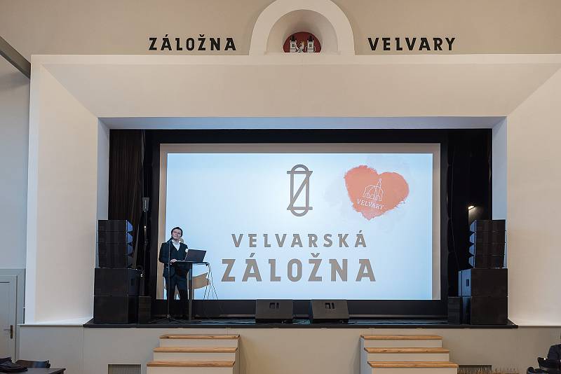 Ve čtvrtek 15. září byl otevřen společenský sál někdejšího Hotelu Záložna na náměstí Krále Vladislava ve Velvarech.