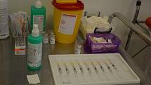 Očkování proti covidu v Kladně zdárně pokračuje.