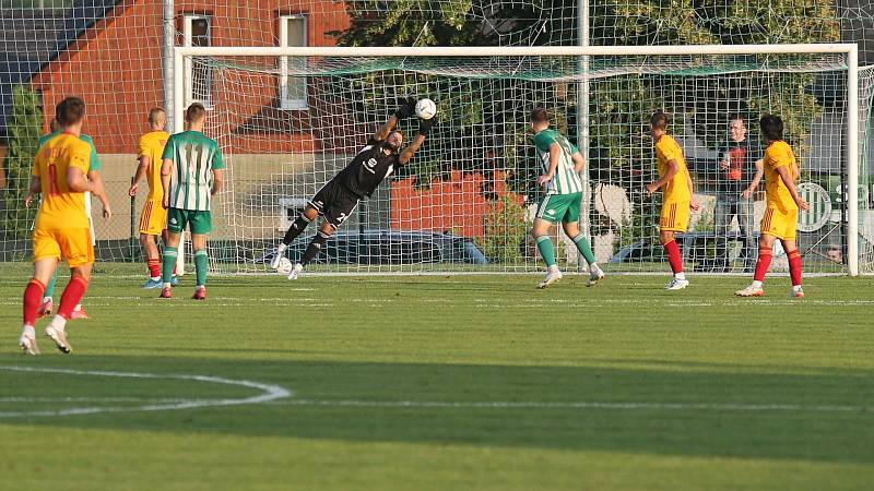 Sokol Hostouň - FK DUKLA Praha 0:3 (0:1), 1. kolo 24. 8. 2022