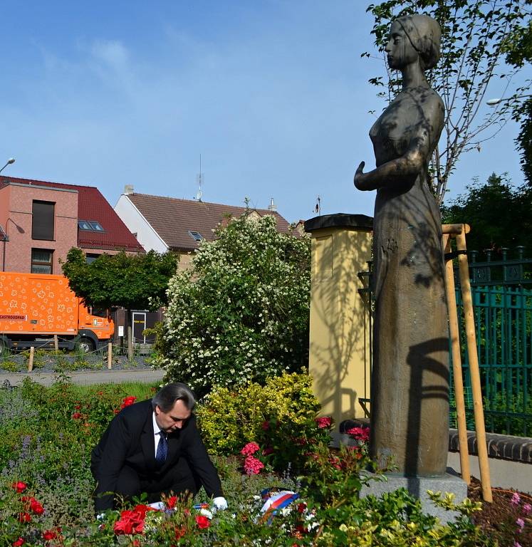 Lidickou tragédii si připomněli v kladenském gymnáziu.