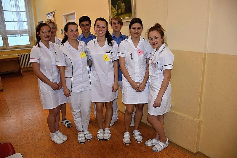 Budoucí kladenské zdravotnice zvítězily v celostátní soutěži MISS sestřička.