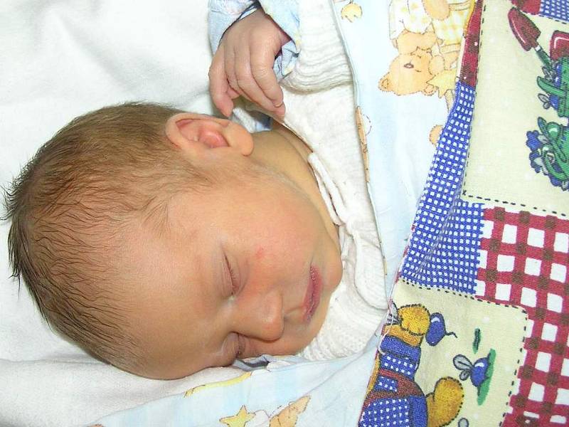 Matěj Bartůněk, 17.11.2007, Kladno,  váha 3,34 kg, 52 cm, rodiče  Iva a Marcel Bartůňkovi (porodnice Slaný). 